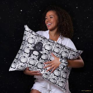Kitsch Star Wars & Kitsch Satin Pillowcase in Darth Vader & Stormtroopers