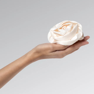 Kitsch Satin Rosette Medium Flat Cloud Clip Cream