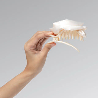 Kitsch Satin Rosette Medium Flat Cloud Clip Cream