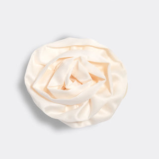 Kitsch Satin Rosette Medium Flat Cloud Clip Cream